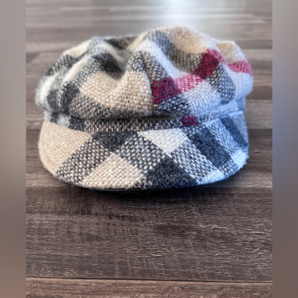 Burberry 100% wool hat in signature pattern, size L - Picture 8 of 9